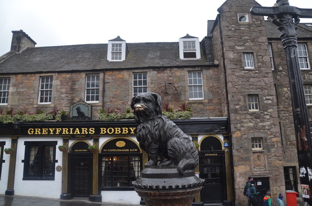 Tag 7 / Schottland 2018 – Greyfriars Bobby, das National Museum und ´n Burger<span class="calc_read_time_shower_title_span">5 Min. Lesezeit (ca.)</span>