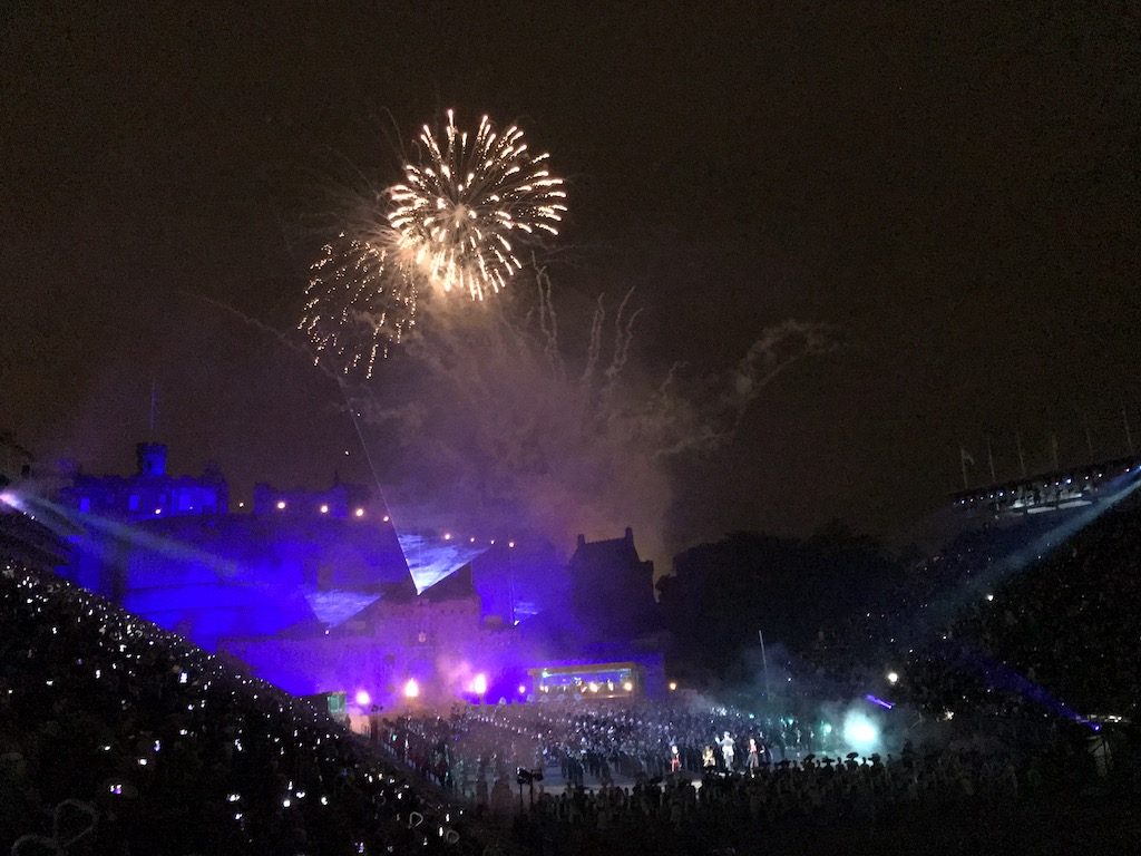 Schottland-Reisetagebuch: Tag 2 – Das Royal Edinburgh Military Tattoo 2018<span class="calc_read_time_shower_title_span">4 Min. Lesezeit (ca.)</span>
